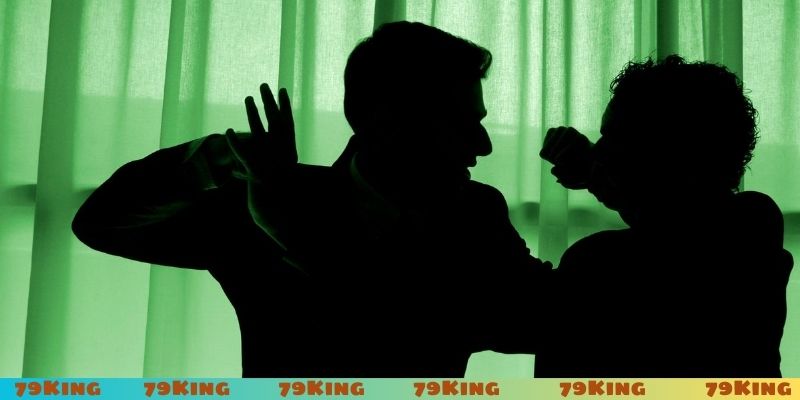 Mơ thấy đánh người thân và cách giải quyết